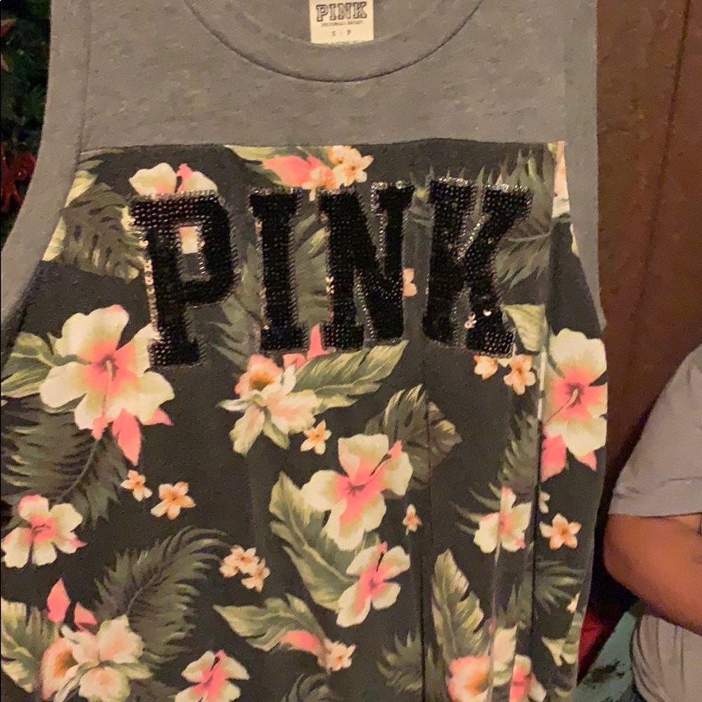 Pink vs tank top floral